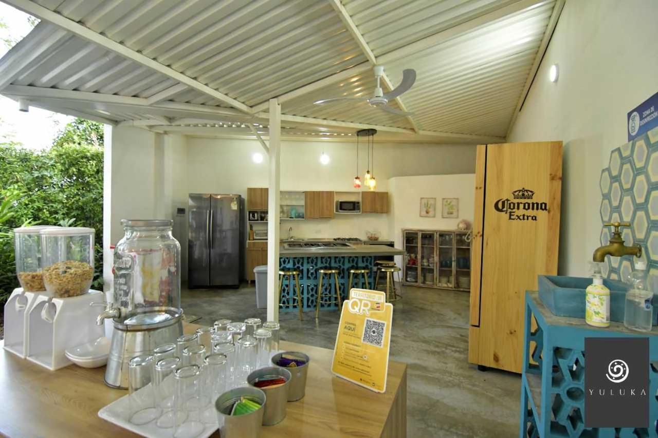 Yuluka Hostel Apulo Exteriör bild