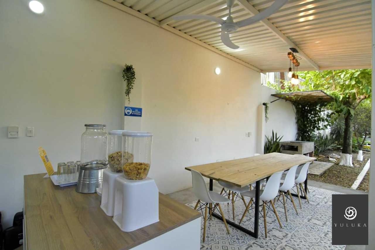 Yuluka Hostel Apulo Exteriör bild