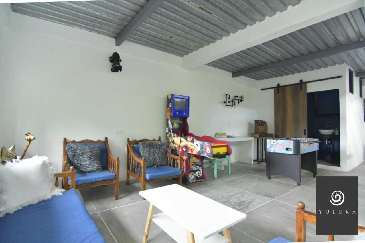 Yuluka Hostel Apulo Exteriör bild