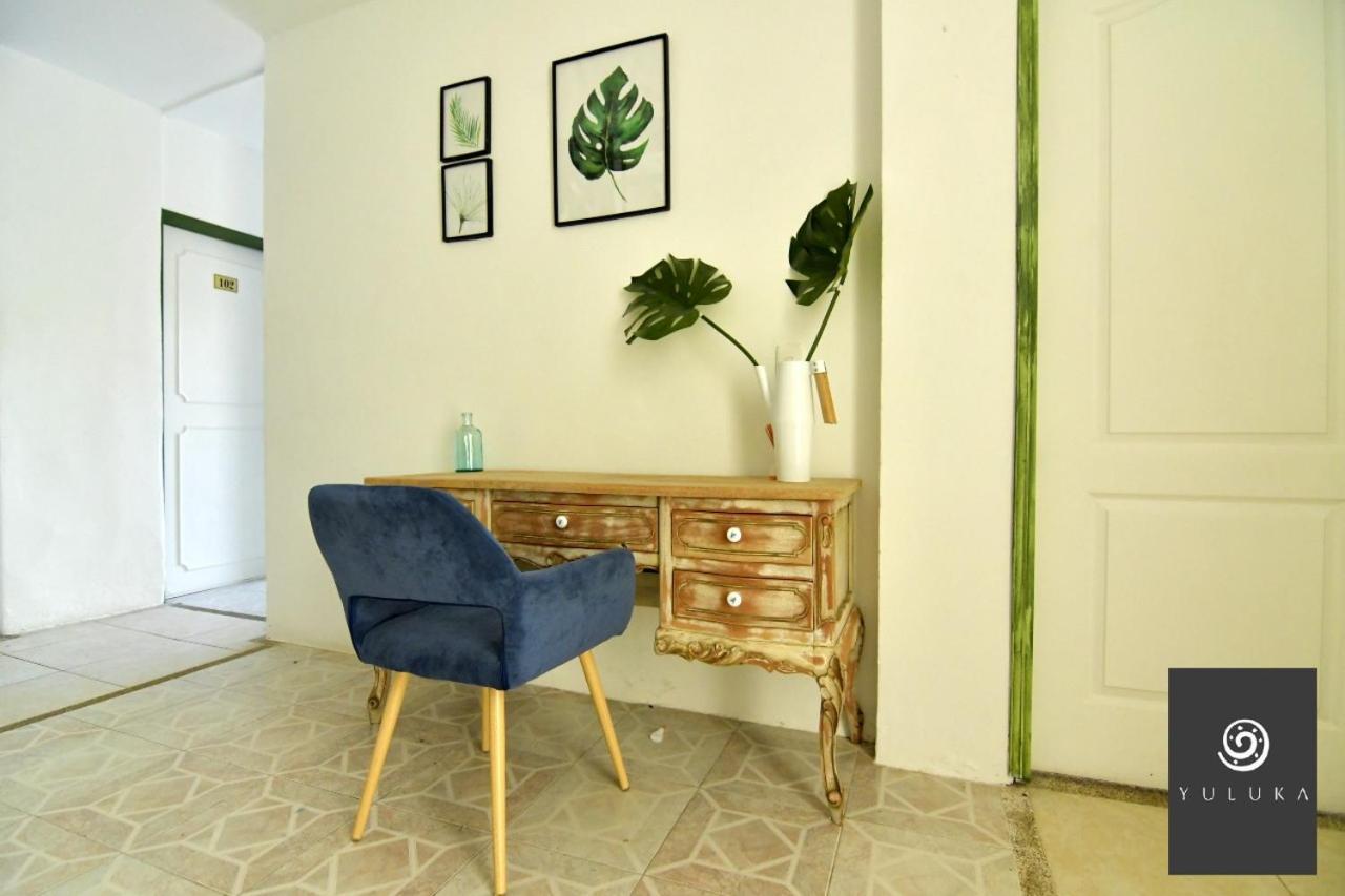 Yuluka Hostel Apulo Exteriör bild