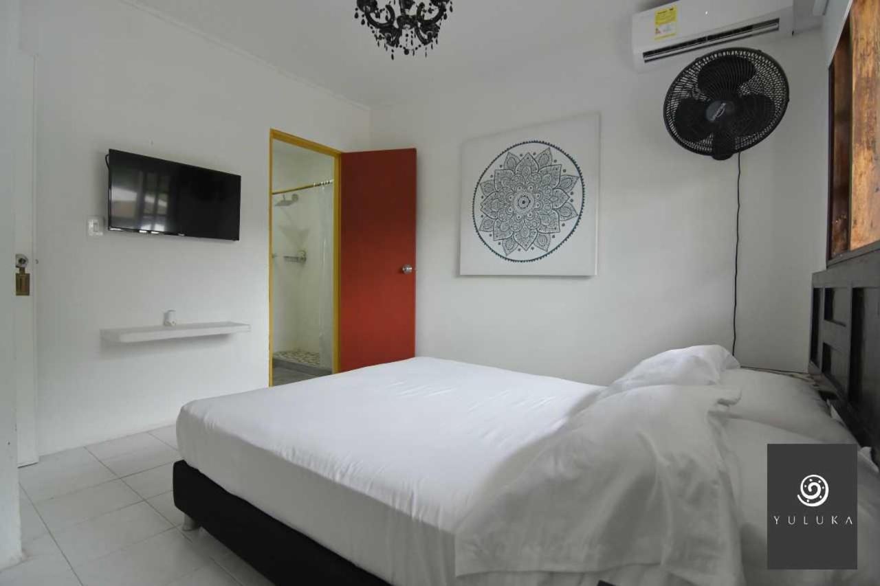 Yuluka Hostel Apulo Exteriör bild