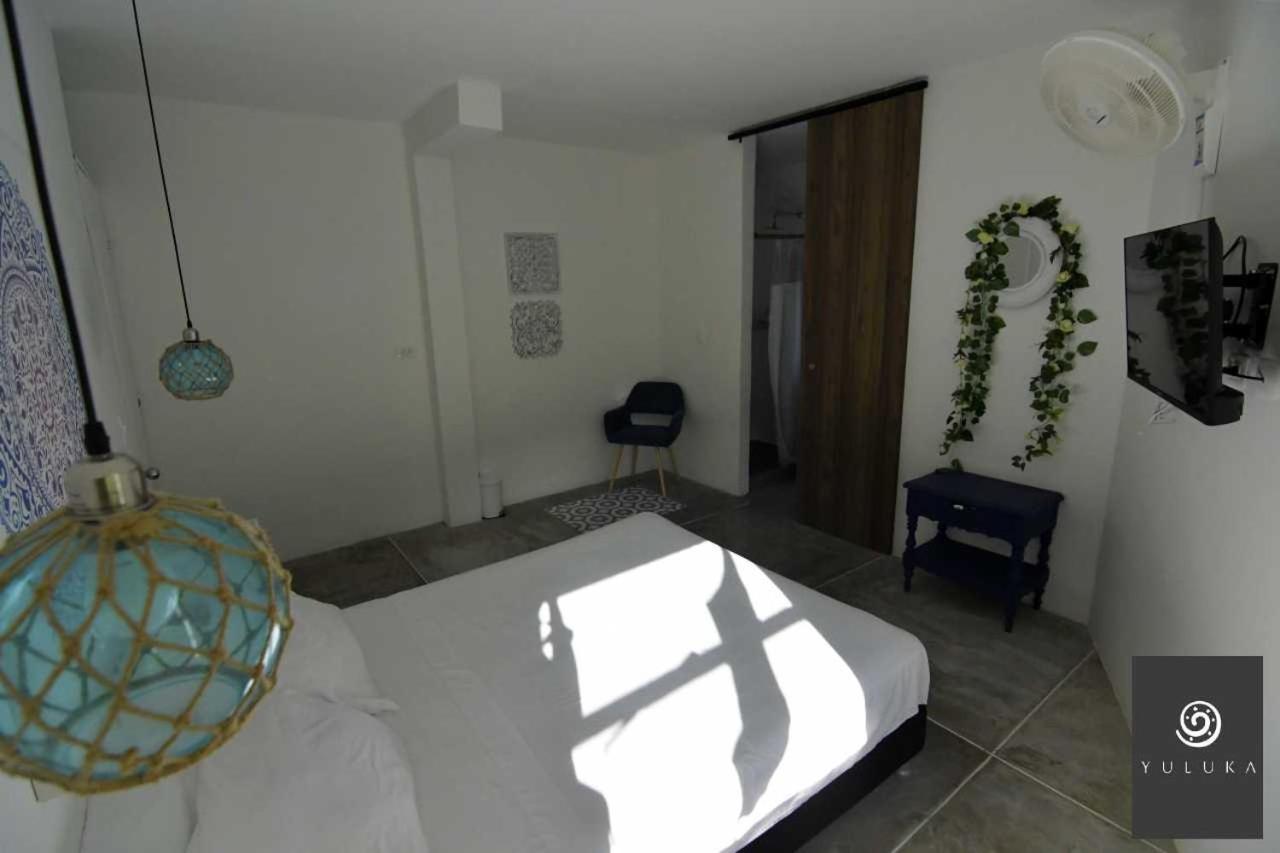 Yuluka Hostel Apulo Exteriör bild